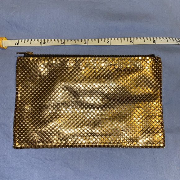 Vintage WHITING & DAVIS Gold Mesh Coin Purse - Picture 2 of 5